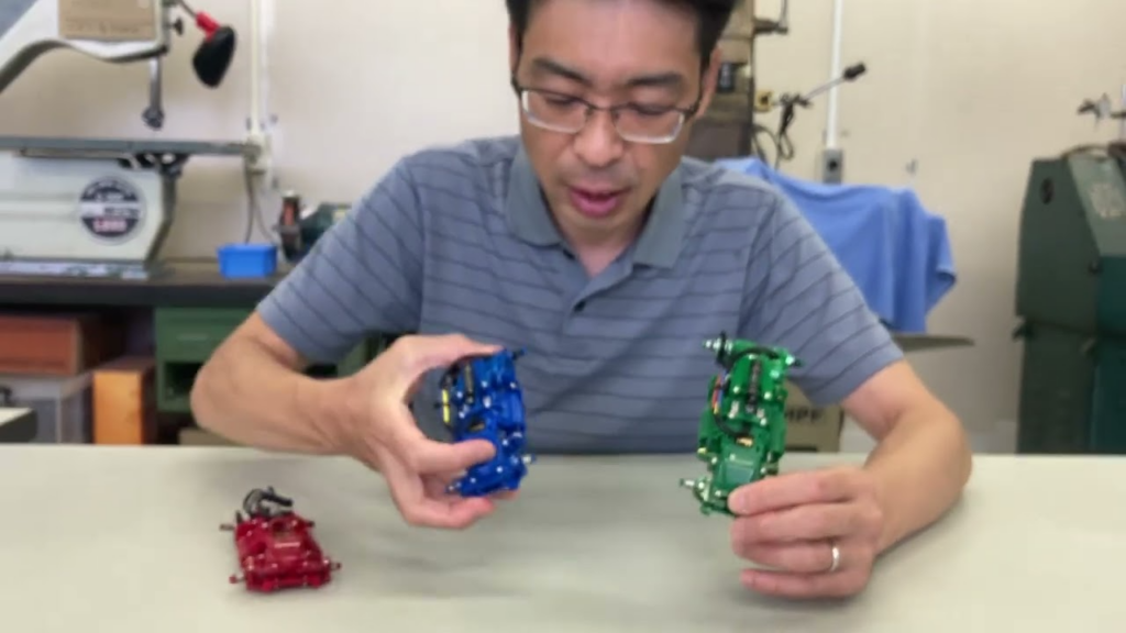 TeamMiniZ　MR-03EVO SP シャシーセット カラーリミテッドシリーズを紹介しています。週刊ミニッツ9月19日号